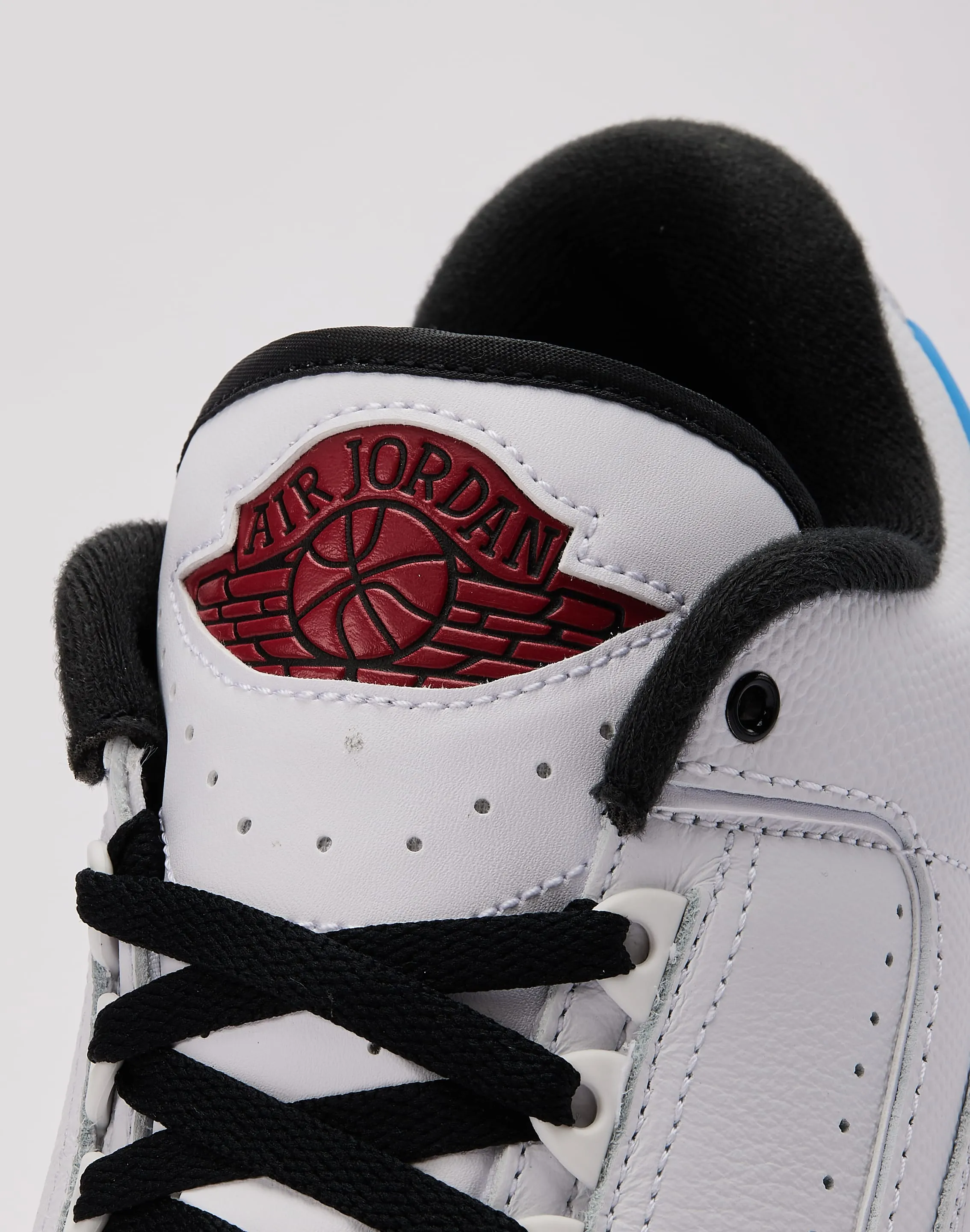 Jordan 2/3 On Sneakers