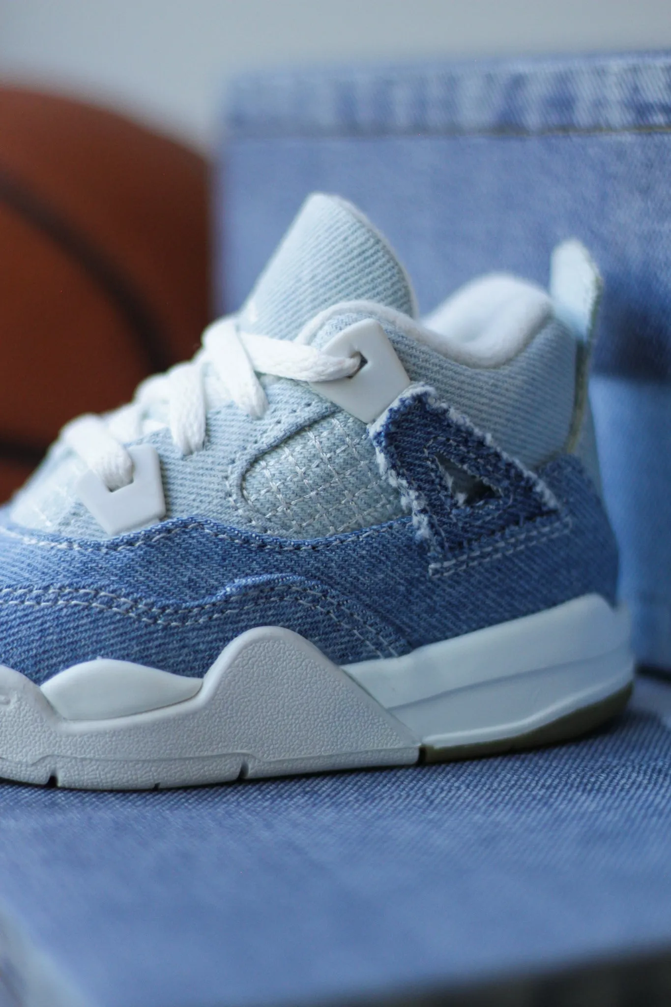 Lace Sneakers JORDAN 4 RETRO (TD) "SAIL/WORN BLUE-METALLIC GOLD"