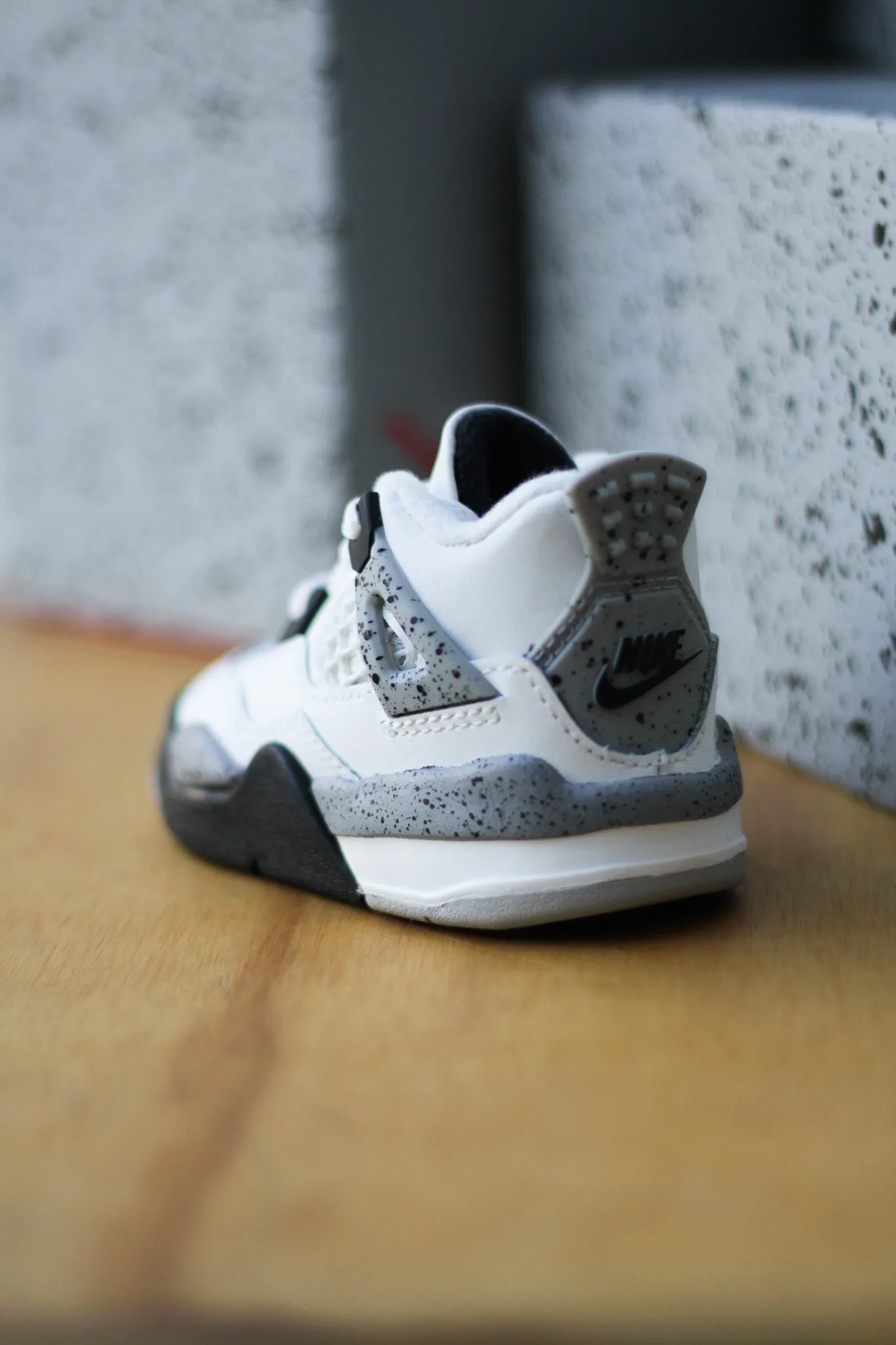 Velvet Sneakers JORDAN 4 RETRO (TD) "SUMMIT WHITE/FIRE RED-CEMENT GREY-BLACK"