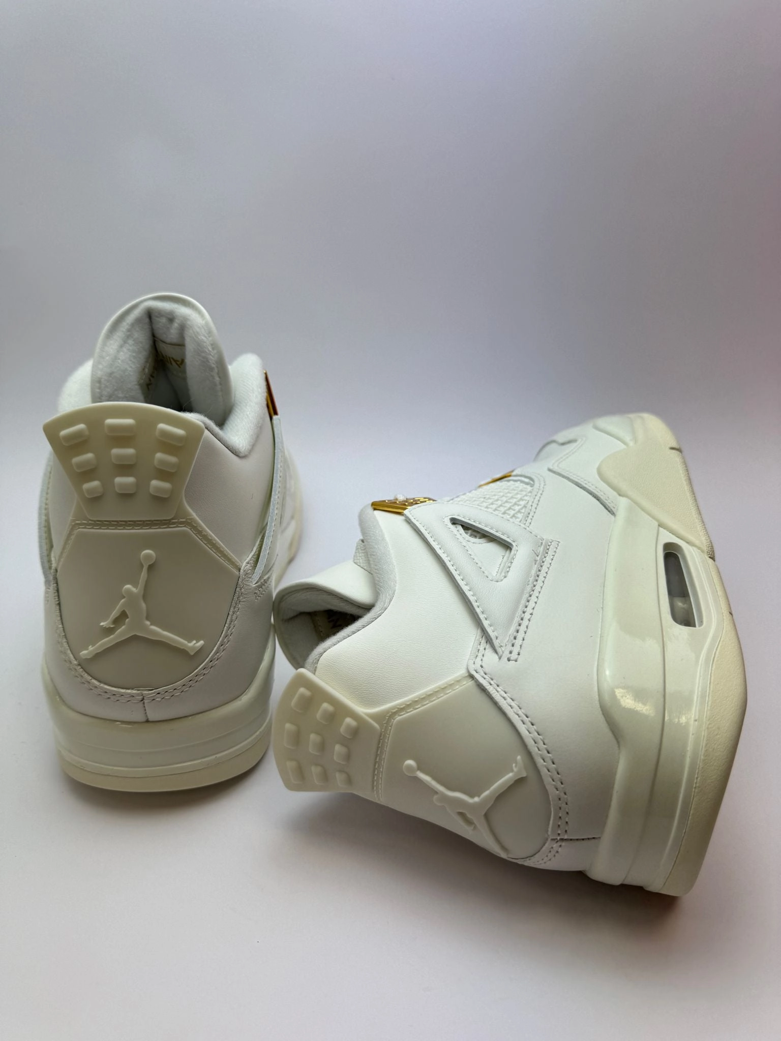 Customizable Sneakers Jordan 4 Retro "Metallic Gold"