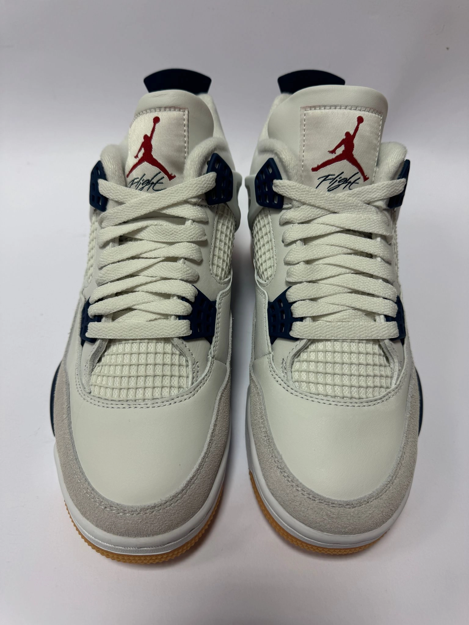 Jordan 4 Retro SB "Navy" Bull Sneakers
