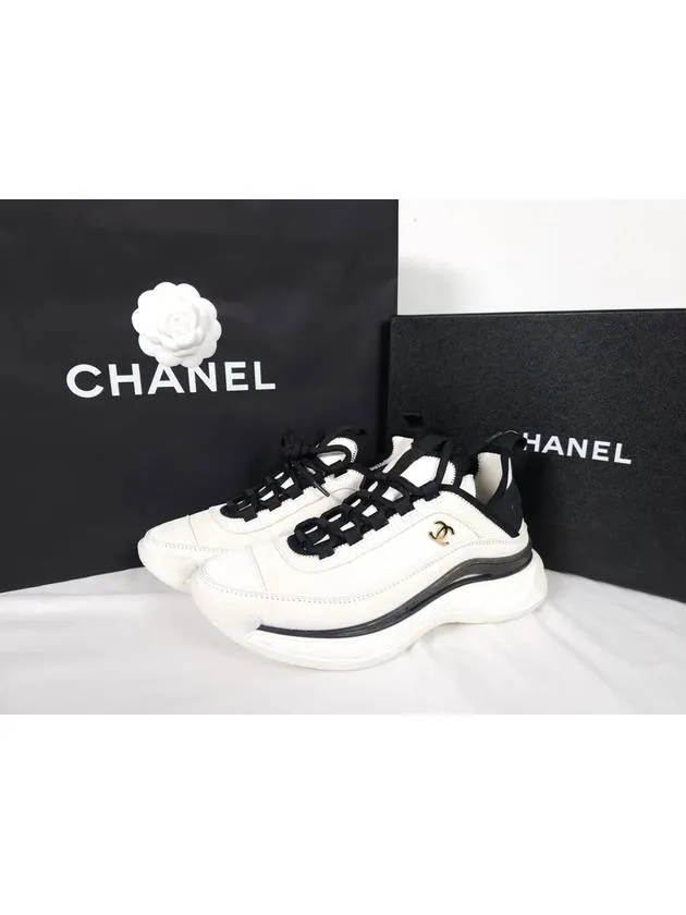 Logo Mixed Fibers Suede Low Top Sneakers White Chanel Lighted Sneakers