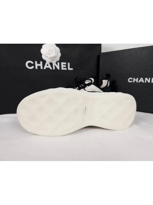 Sneakers With Arch Support Logo Mixed Fibers Suede Low Top Sneakers White Chanel
