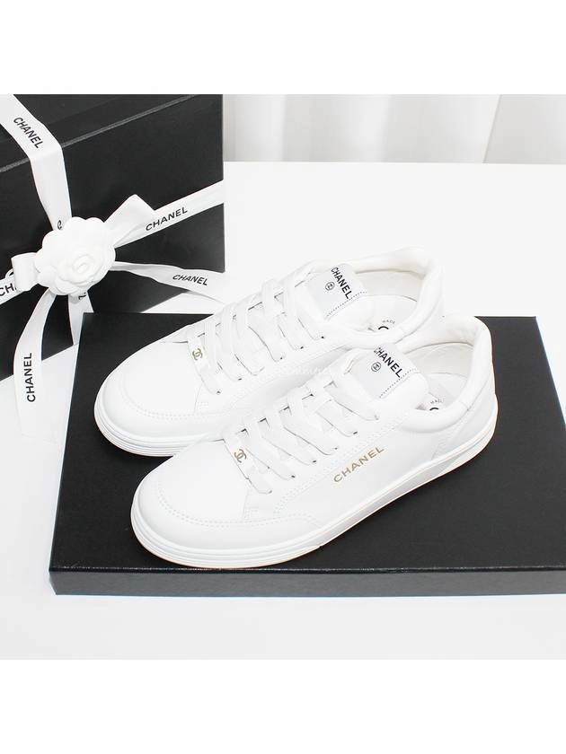 Logo Calfskin Low Top Sneakers White Chanel Skateboarding Sneakers