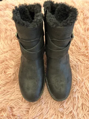 Boots Ankle Heels By Crown Vintage  Size: 6 Breathable Work Boots