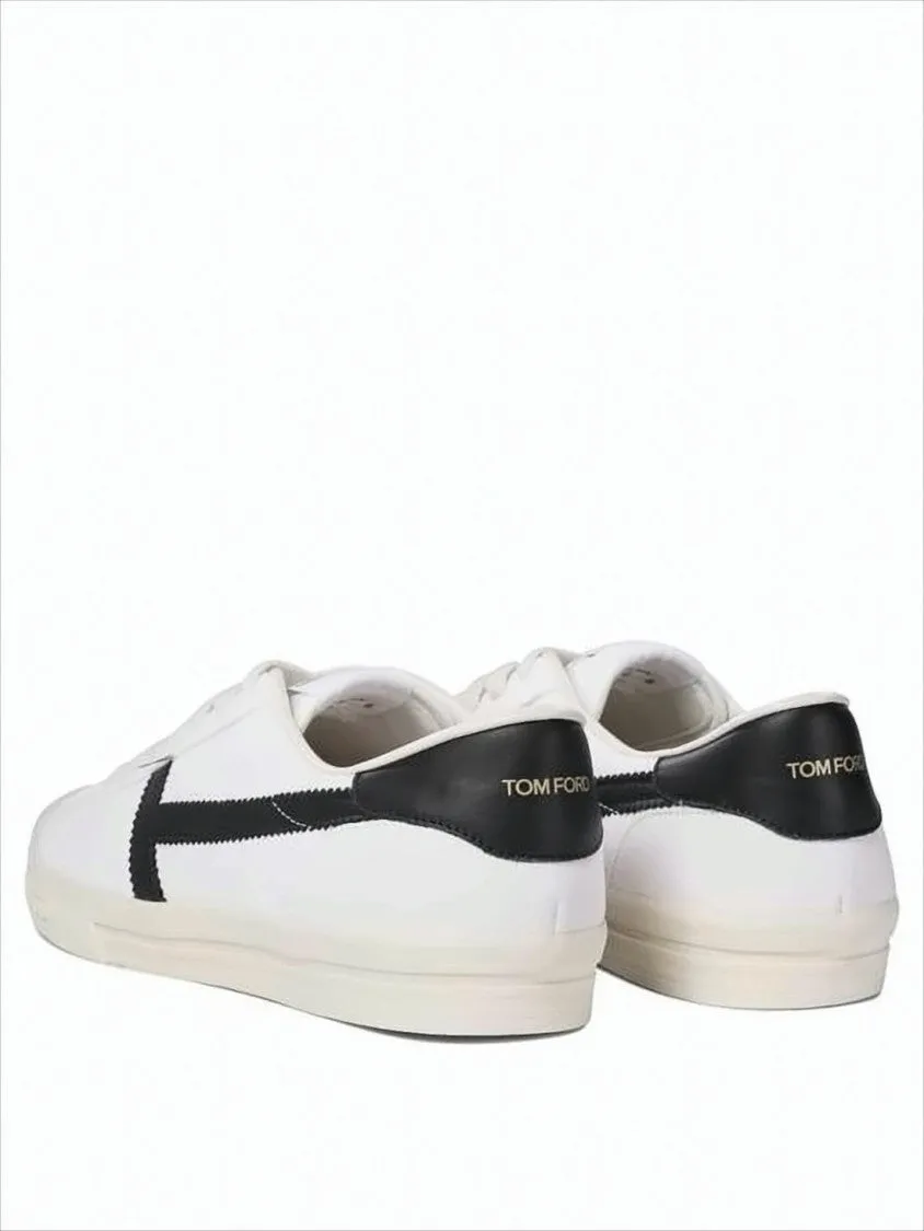 Low-Top White Leather Sneakers With Black Zigzag Stripe Best Sneakers To Wear With Dresses