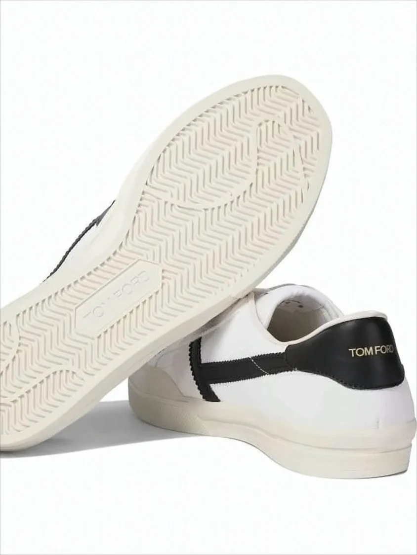 Low-Top White Leather Sneakers With Black Zigzag Stripe Es Sneakers Skateboarding