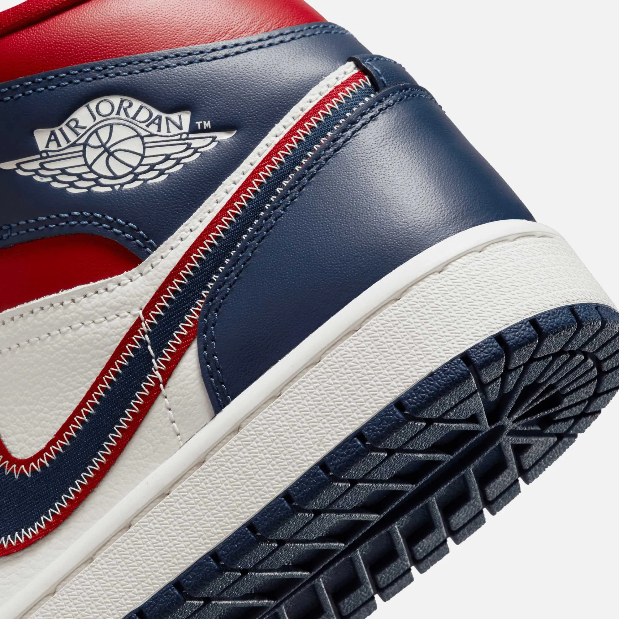 M2k Tekno Casual Shoes Air Jordan Women's 1 Mid SE USA