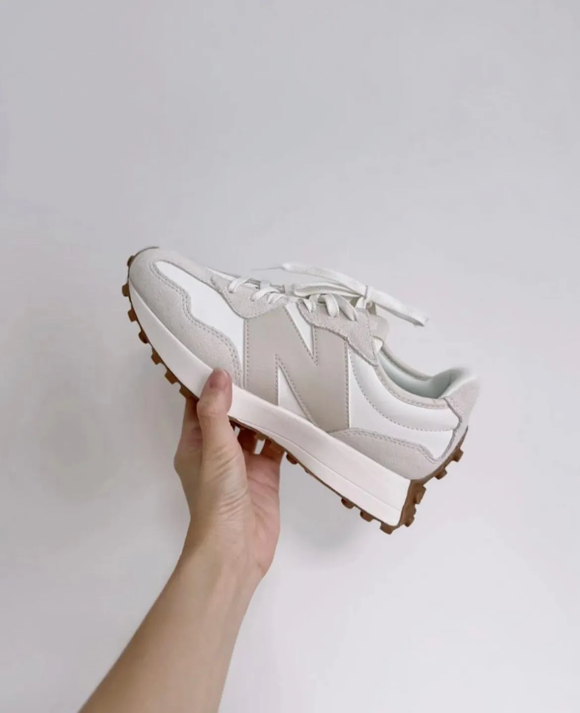NEW BALANCE 327 | MILKTEA GREY Exclusive New Balance 9060