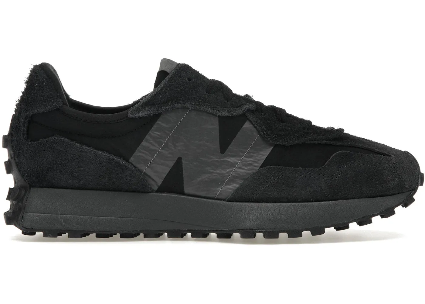 New Balance 2002r Grey New Balance 327 Phantom Black