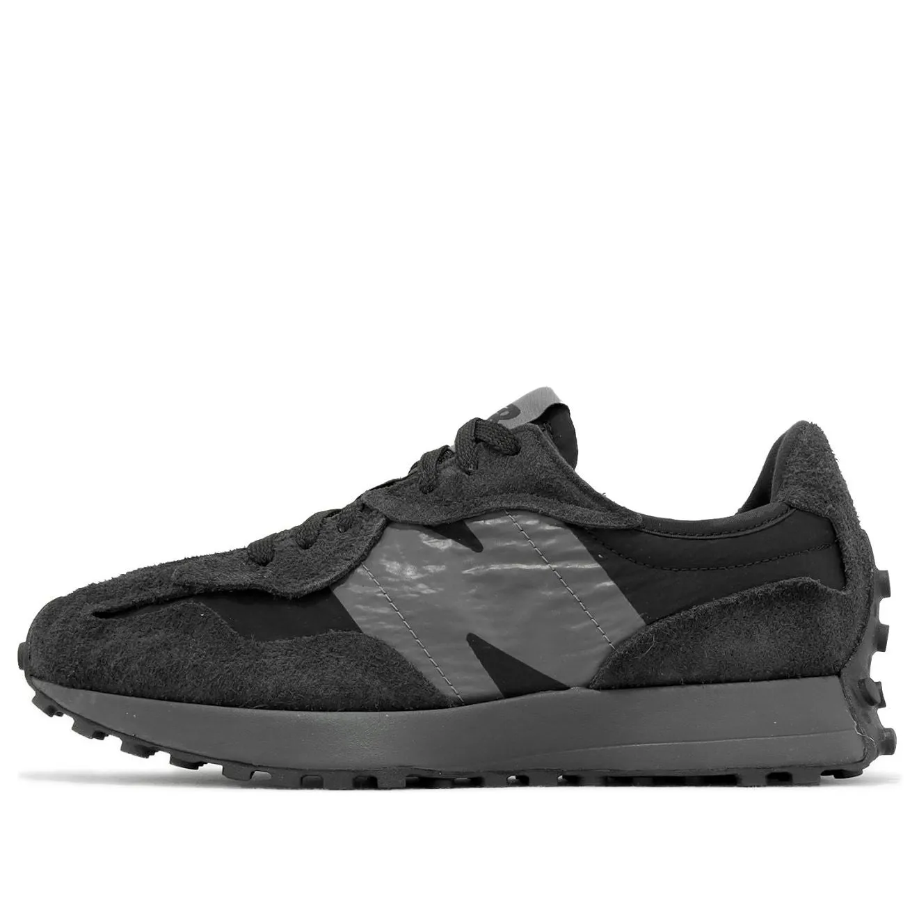 9060 New Balance Red New Balance 327 Phantom Black