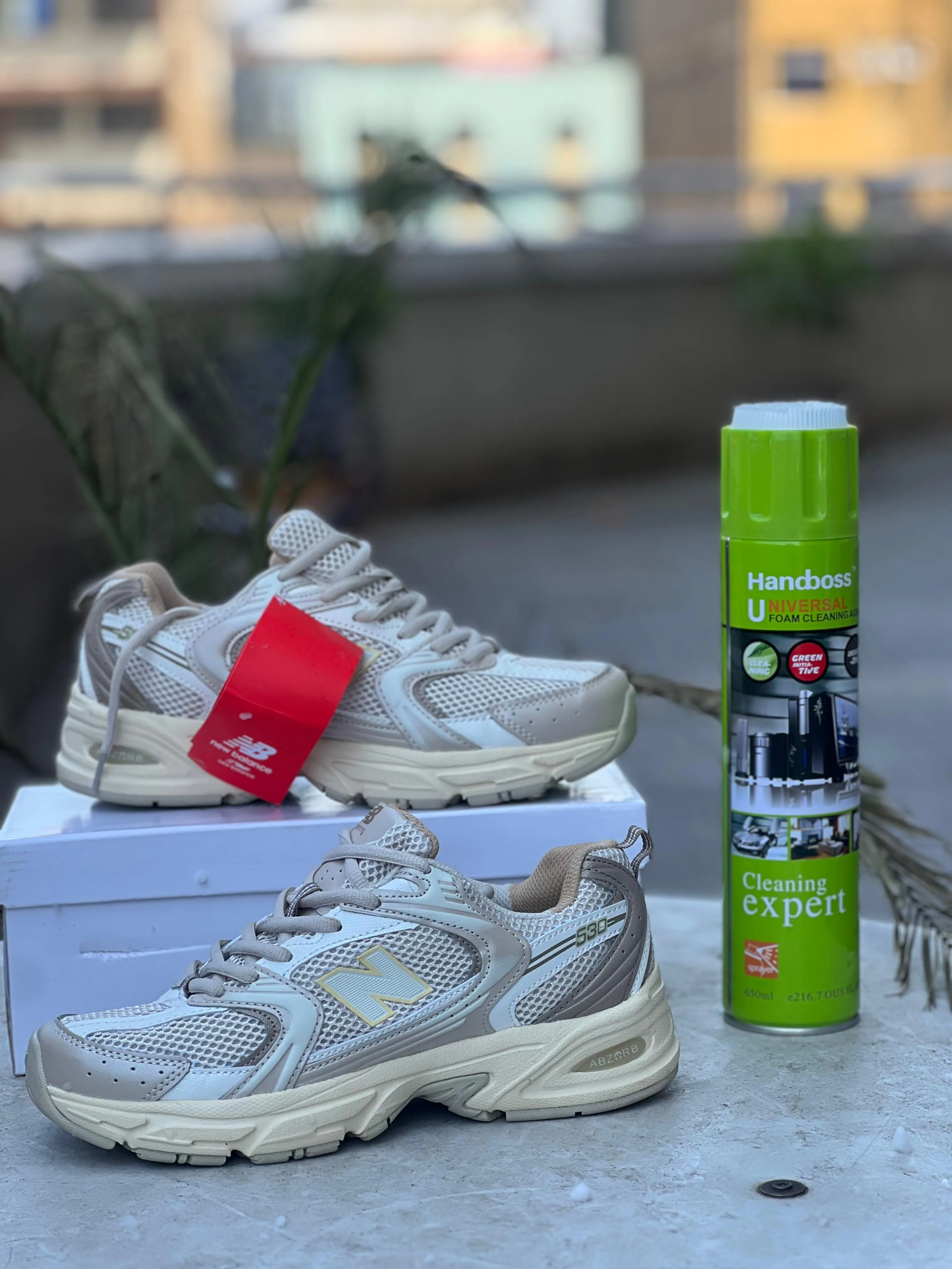 New Balance 530  Beige/Gold 300 Court New Balance