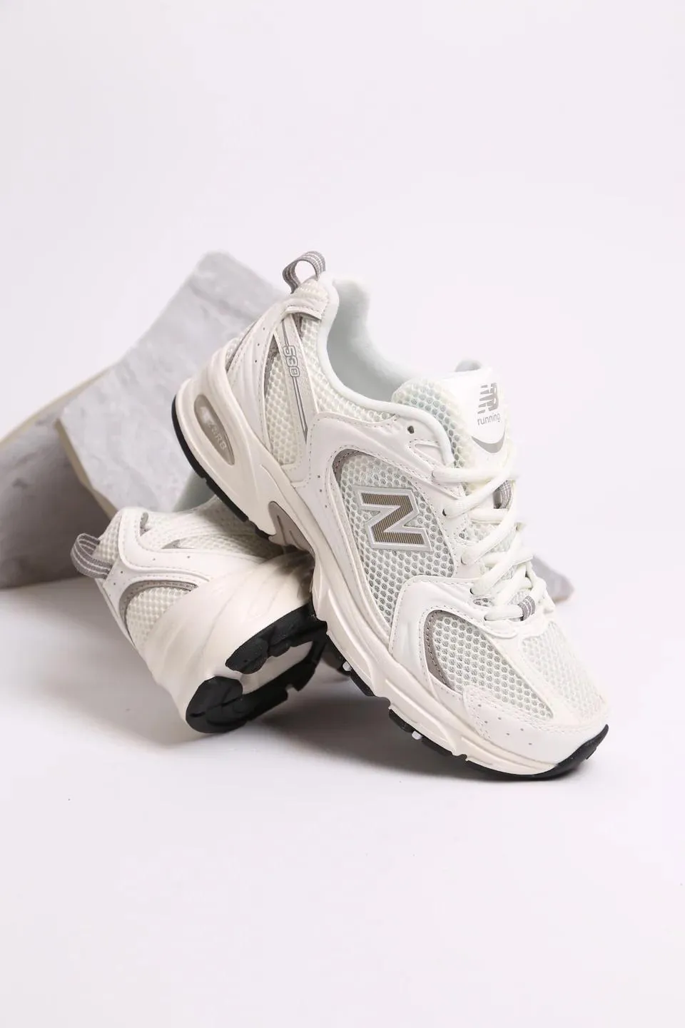 New Balance 1080v11 NEW BALANCE 530 | CREAMY GREY