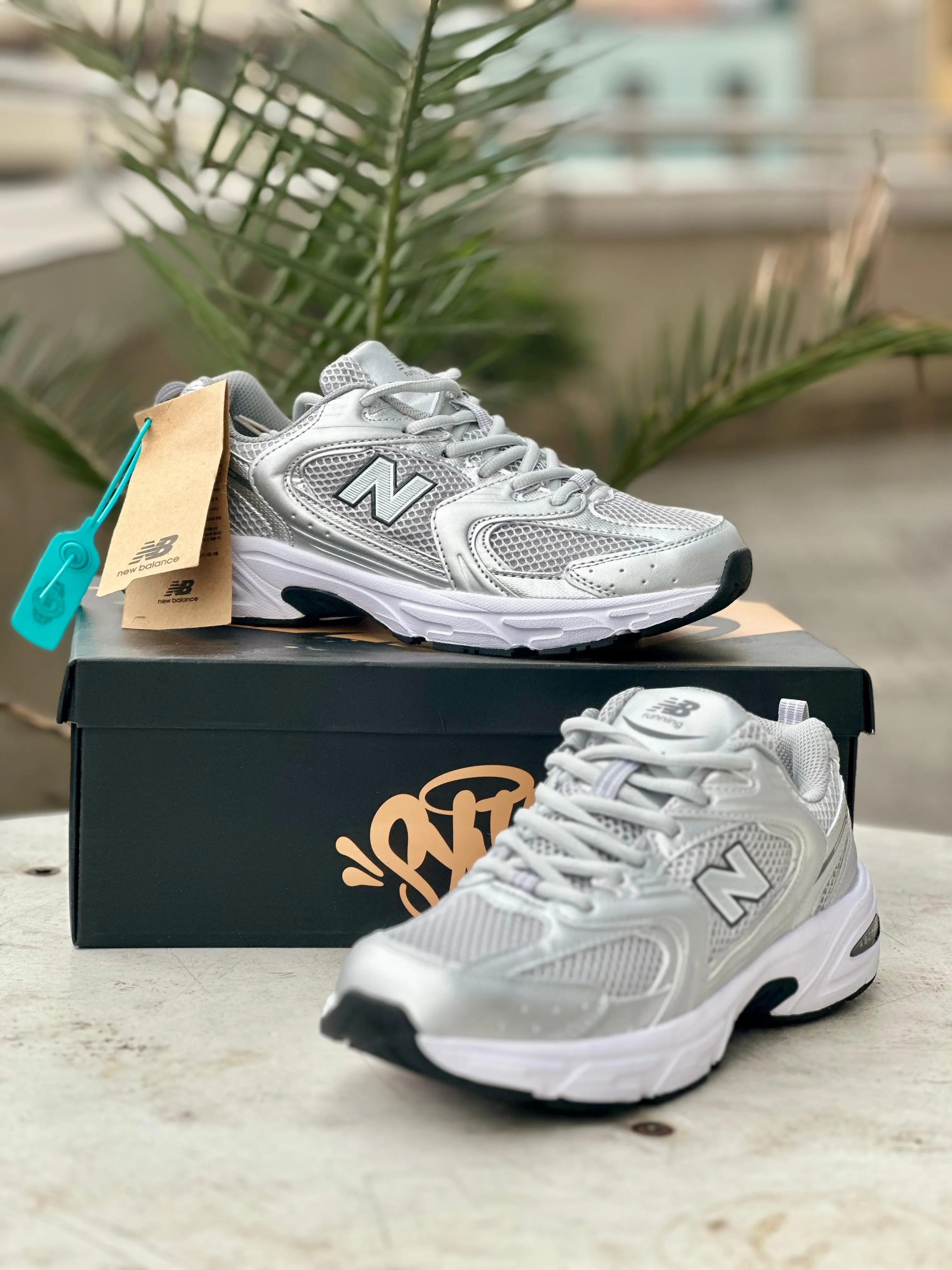 New Balance 530  Silver Running Sneaker New Balance Mc806