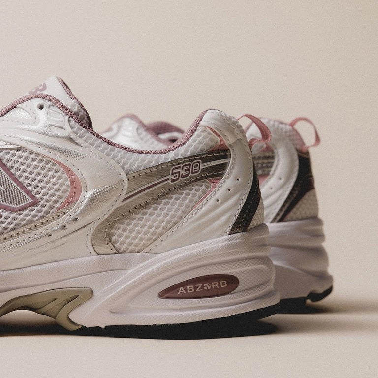 Black New Balance Trainers NEW BALANCE 530 