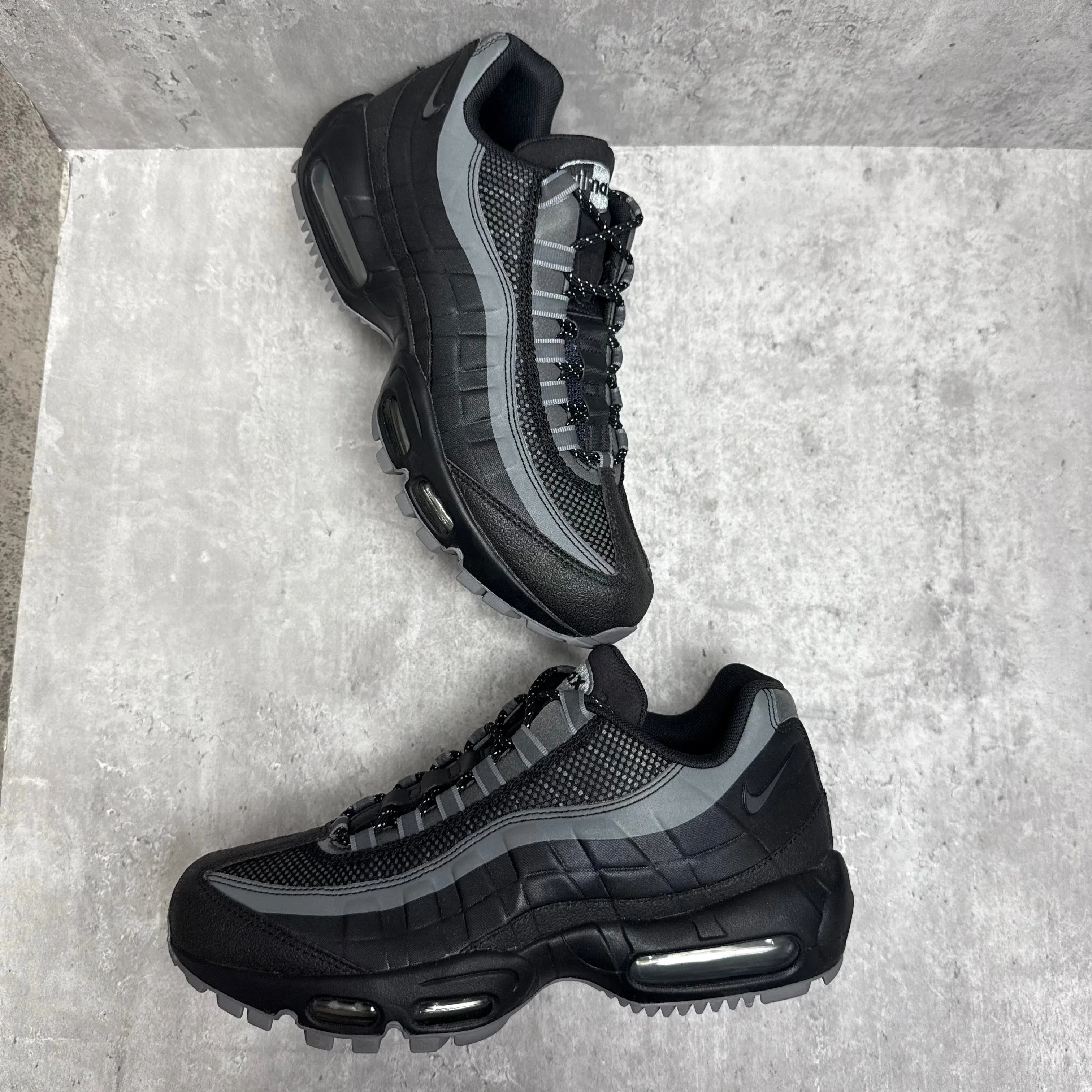 Iowa Hawkeye Nike Shoes Nike Airmax 95 Utility Black