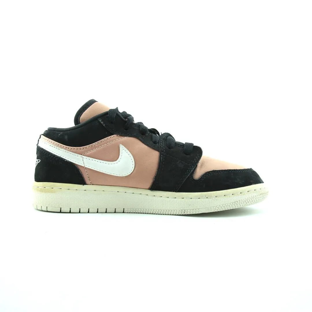 Sneakers That Go With Everything NIKE JORDAN 1 LOW