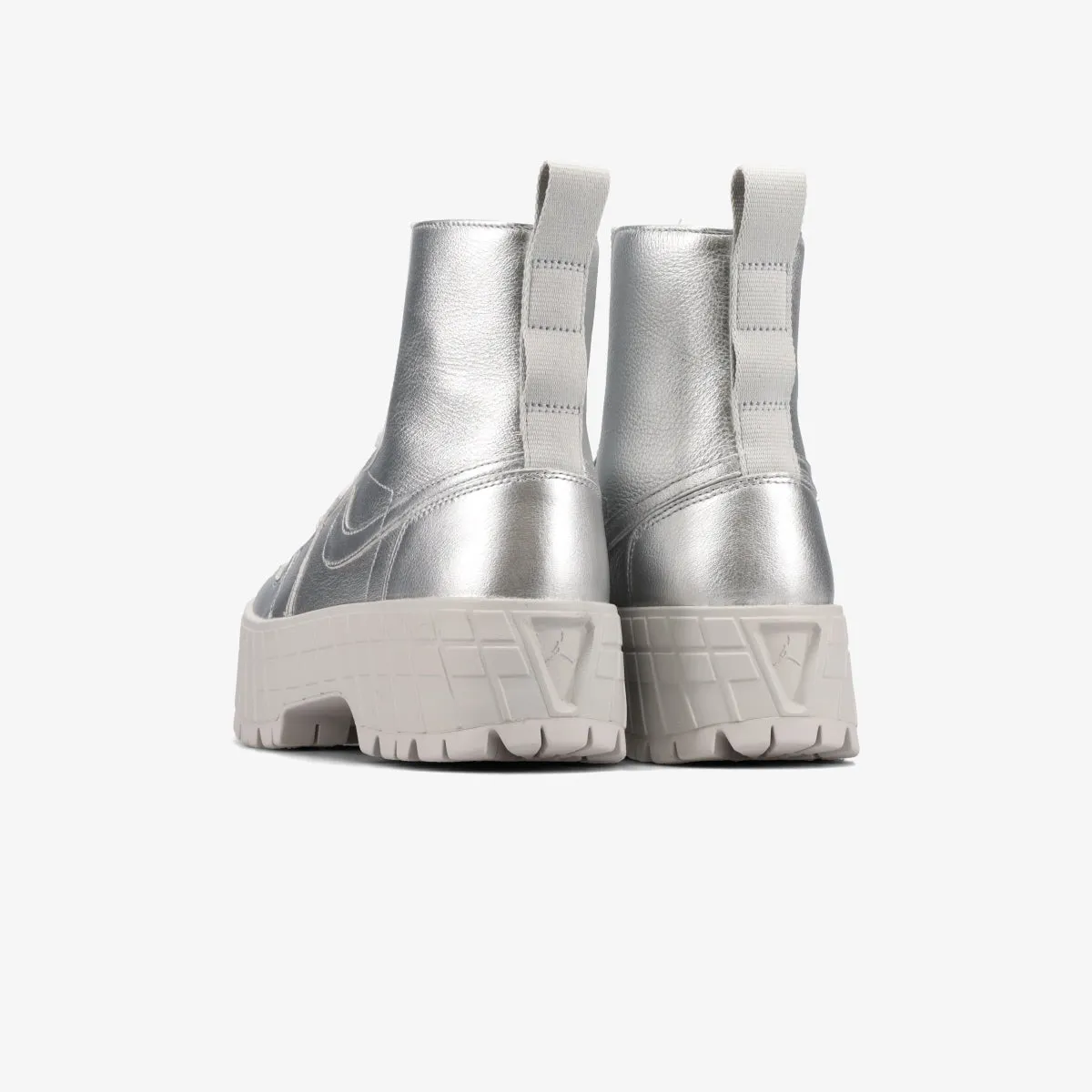 NIKE WMNS AIR JORDAN 1 HIGH BROOKLYN Teacher Sneakers