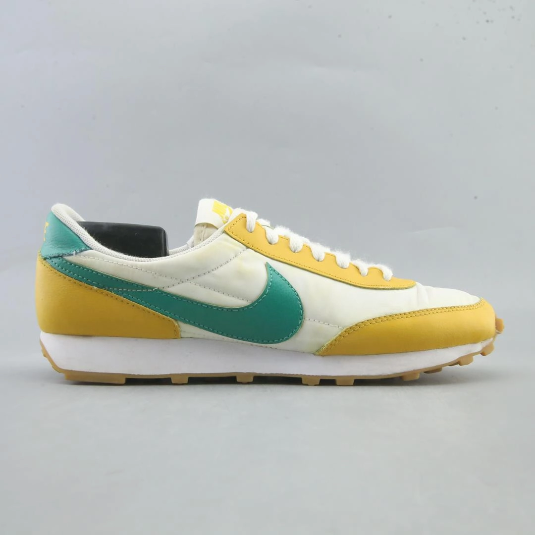 Nike Shoes With Gold Swoosh NIKE DAYBREAK