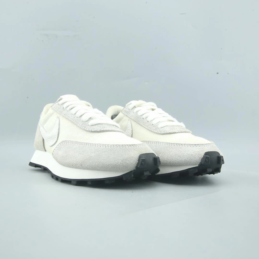 Nike Classic Soccer Shoes NIKE  DAYBREAK