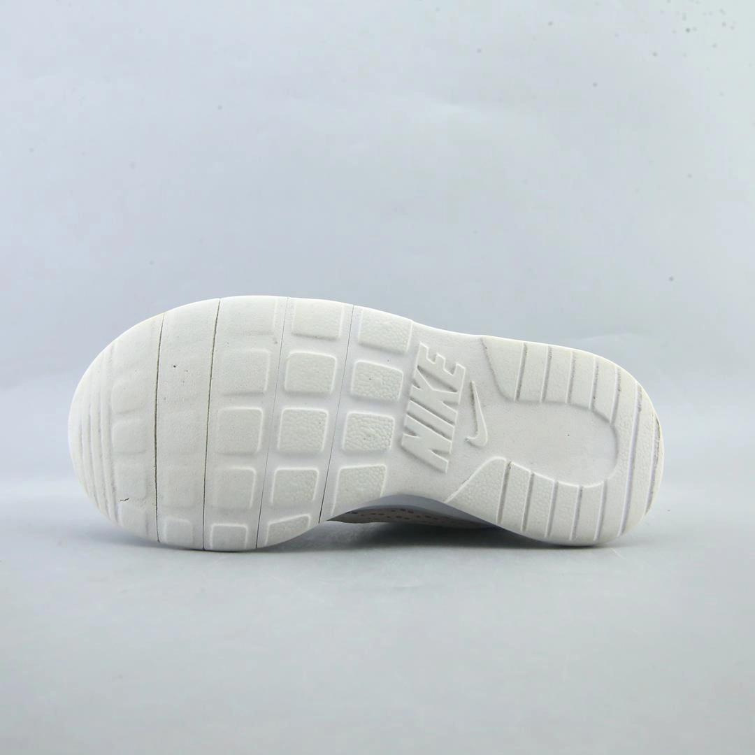 NIKE TANJUN Nike Shoes That Are Popular