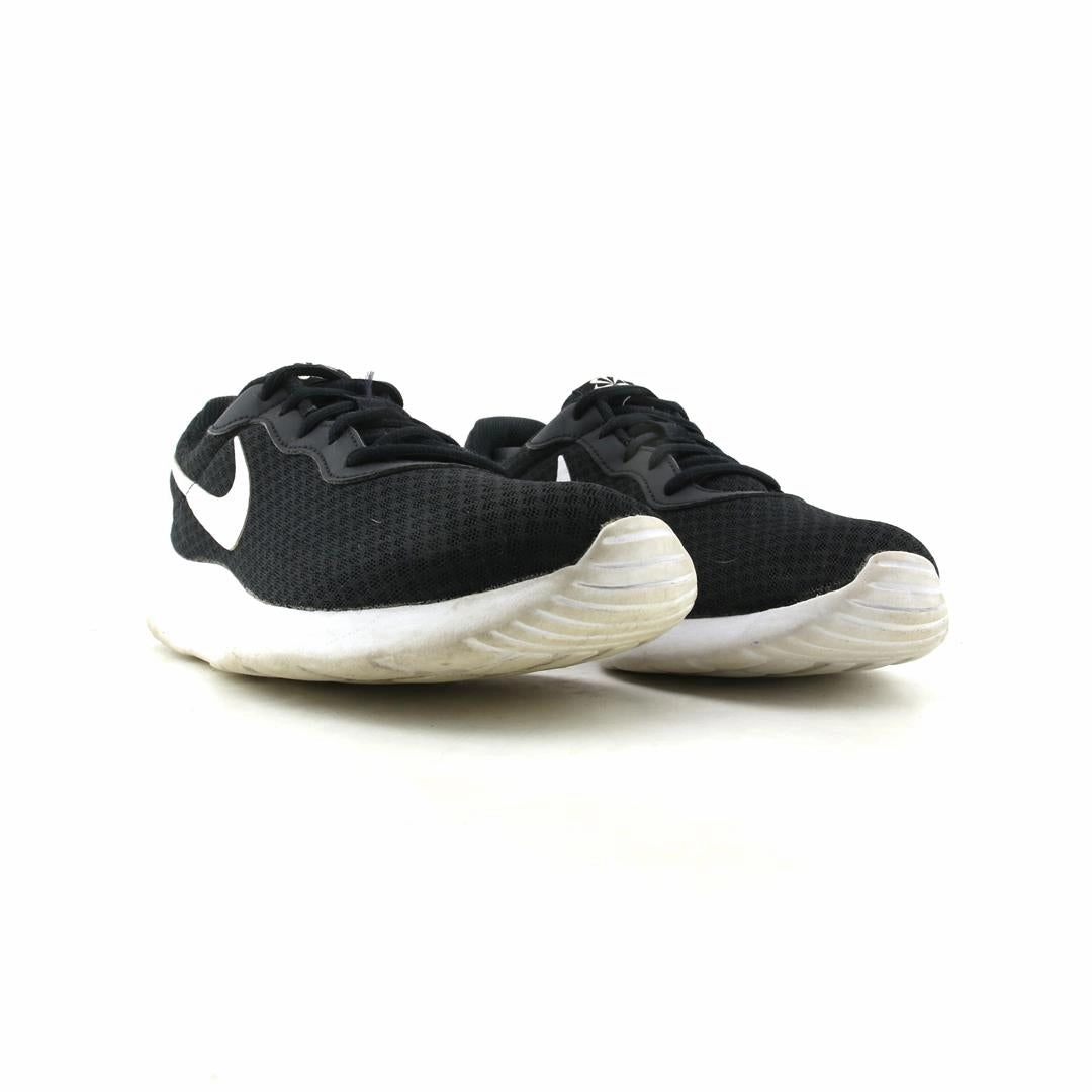 Nike Omni Multi-court Shoes NIKE TANJUN