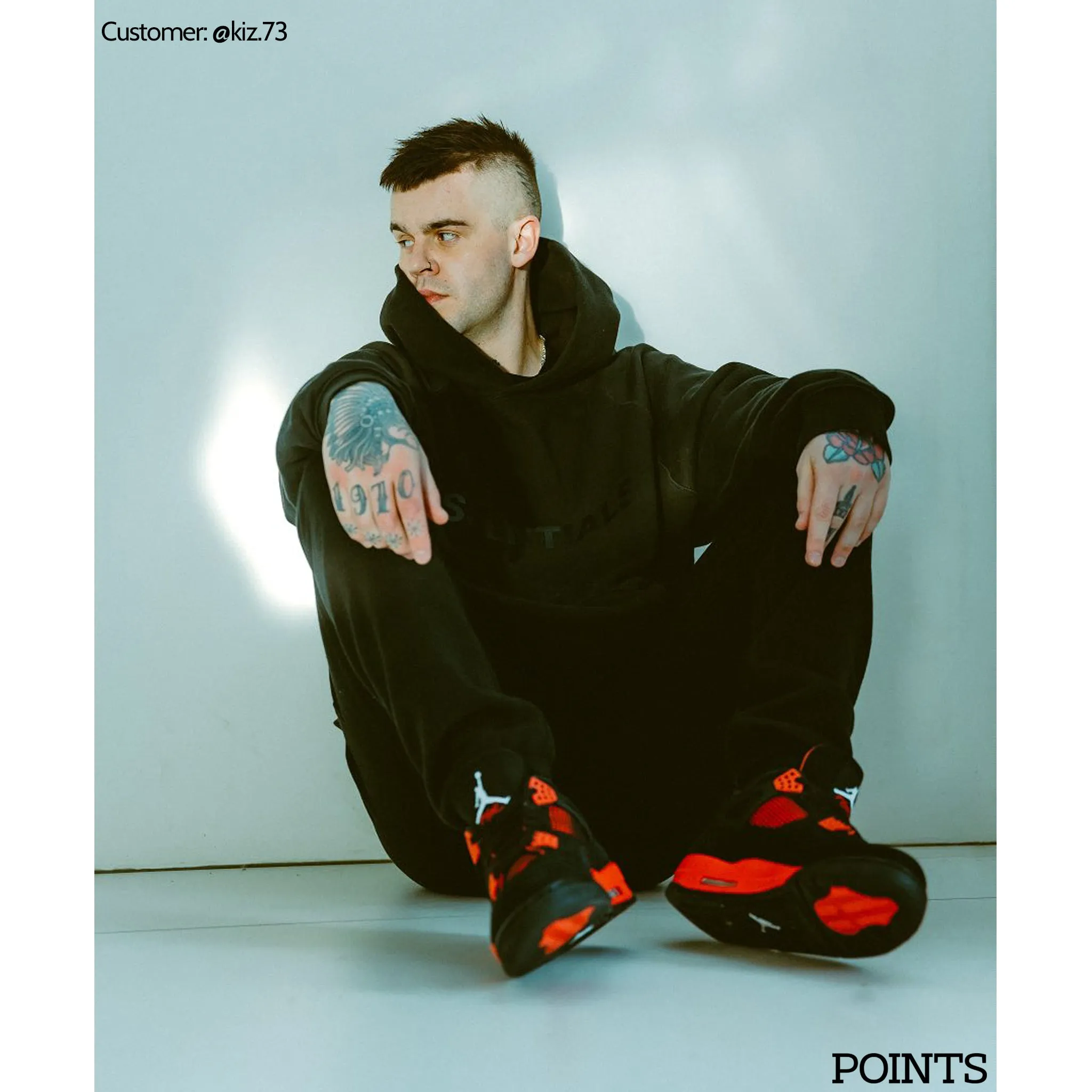 Sneakers On Telephone Wires Nike Air Jordan 4 Retro - Red Thunder