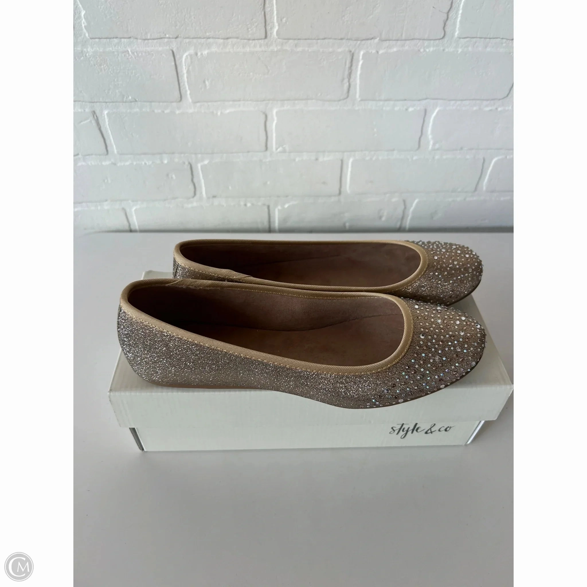 Best Insoles For Casual Shoes Shoes Flats By Style And Company In Gold, Size: 10