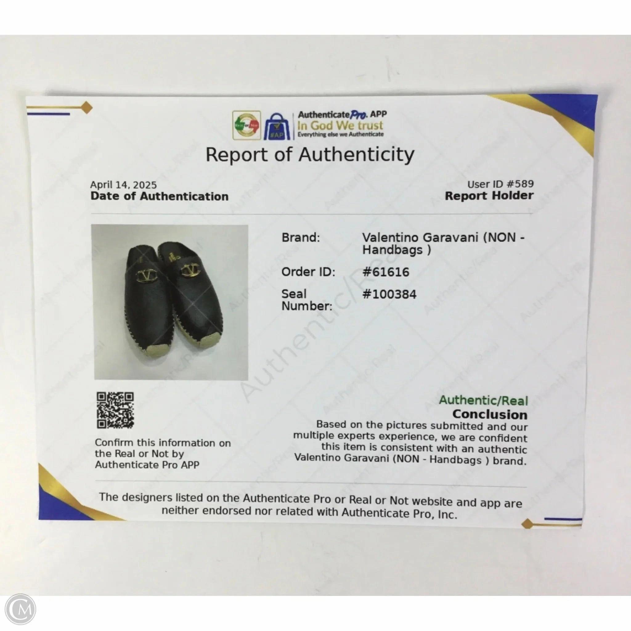 Casual Comfortable Shoe Shoes Luxury Designer By Valentino-garavani In Black & Gold, Size: 9