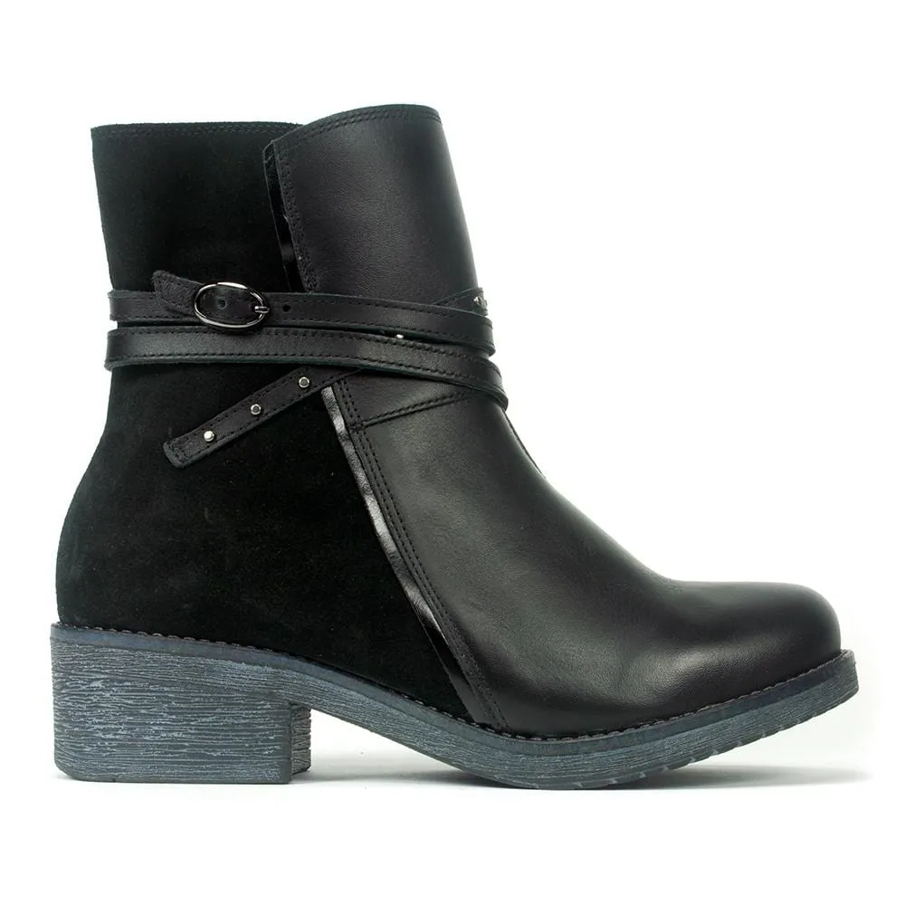 Poet Boot (17605) Ugg Classic Ultra Mini Boots