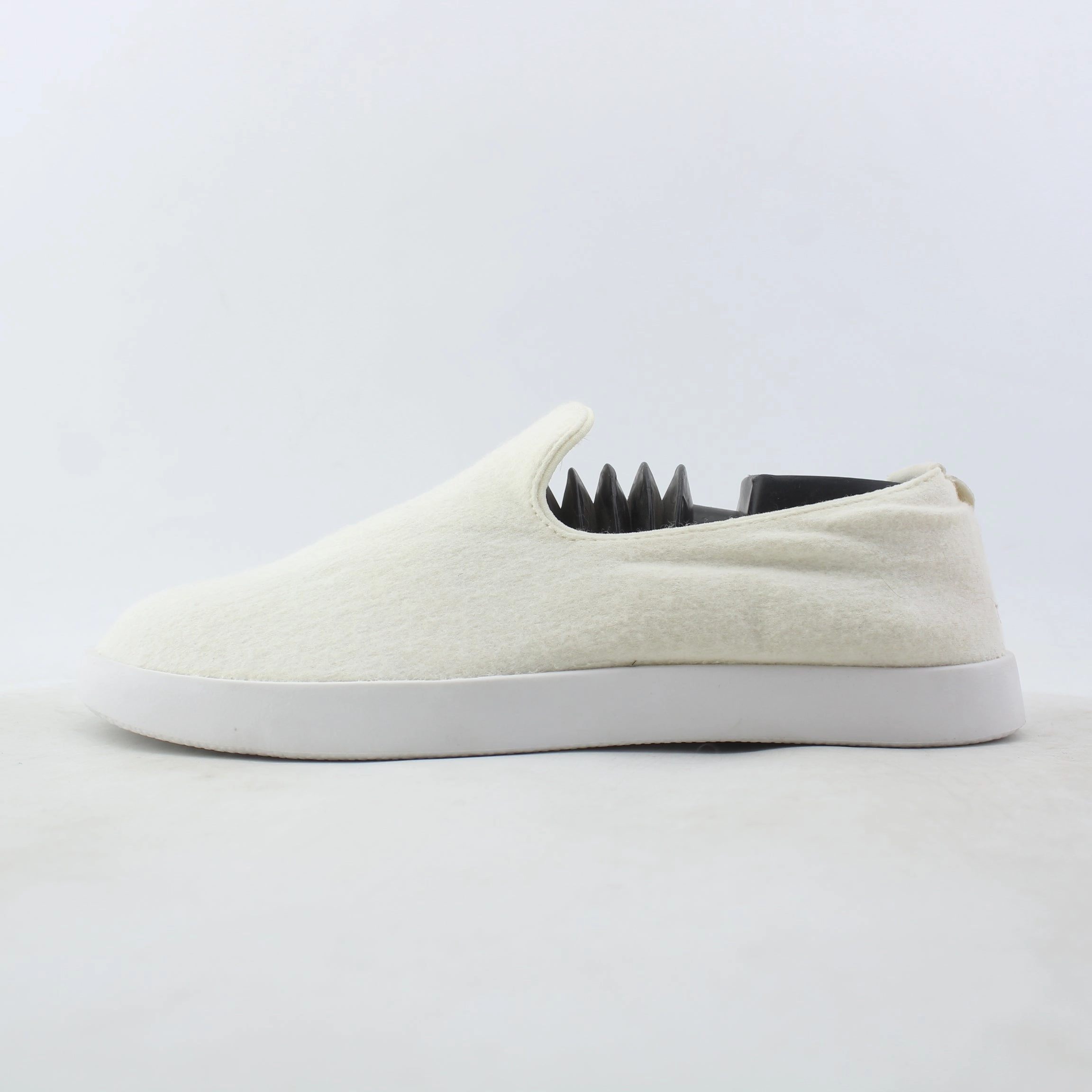 Allbirds Wool Loungers - CLASSICS: Lemongrass Green Wearing Basketball Shoes Casually