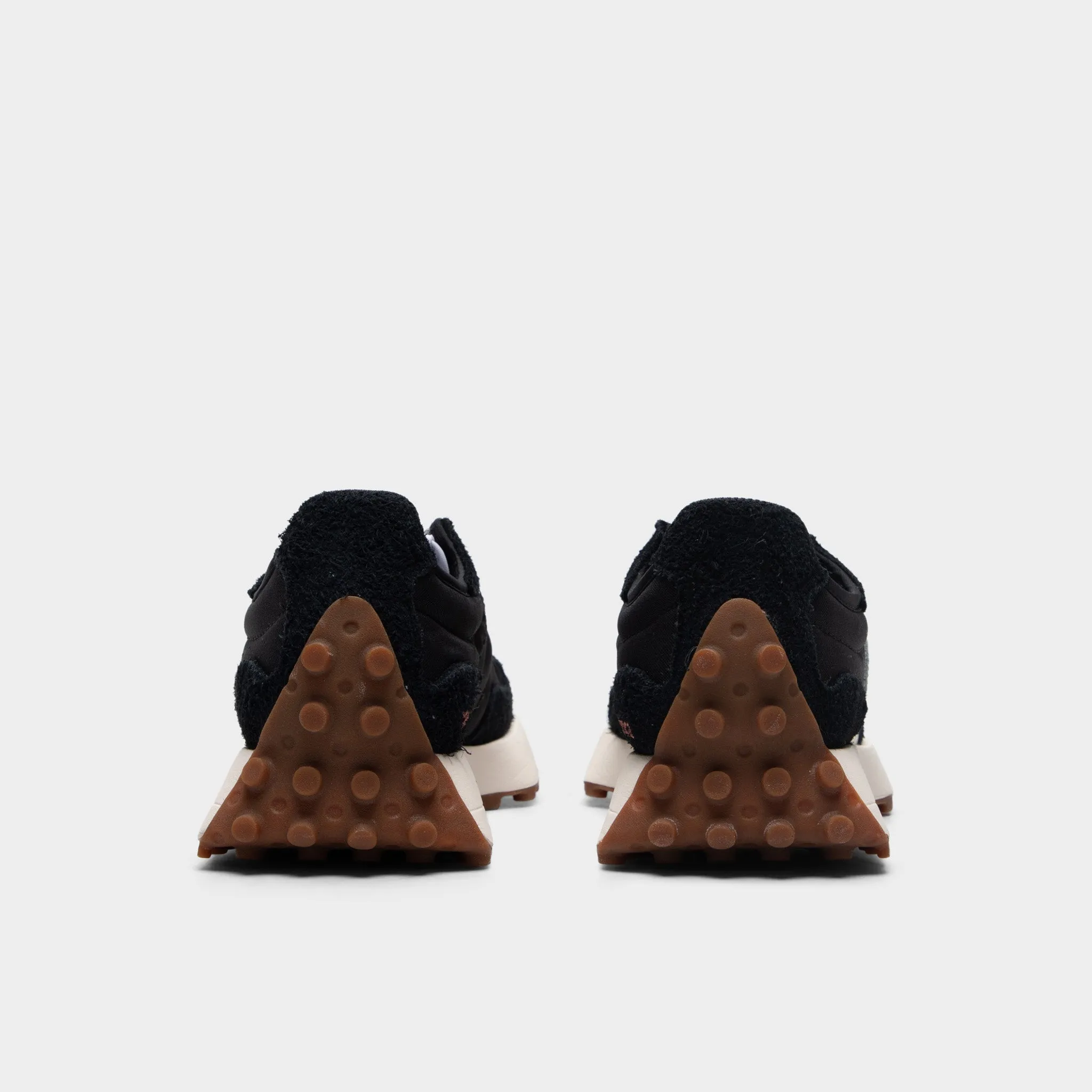 New Balance Women's 327 Black / White - Mineral Red New Balance Energize Sport