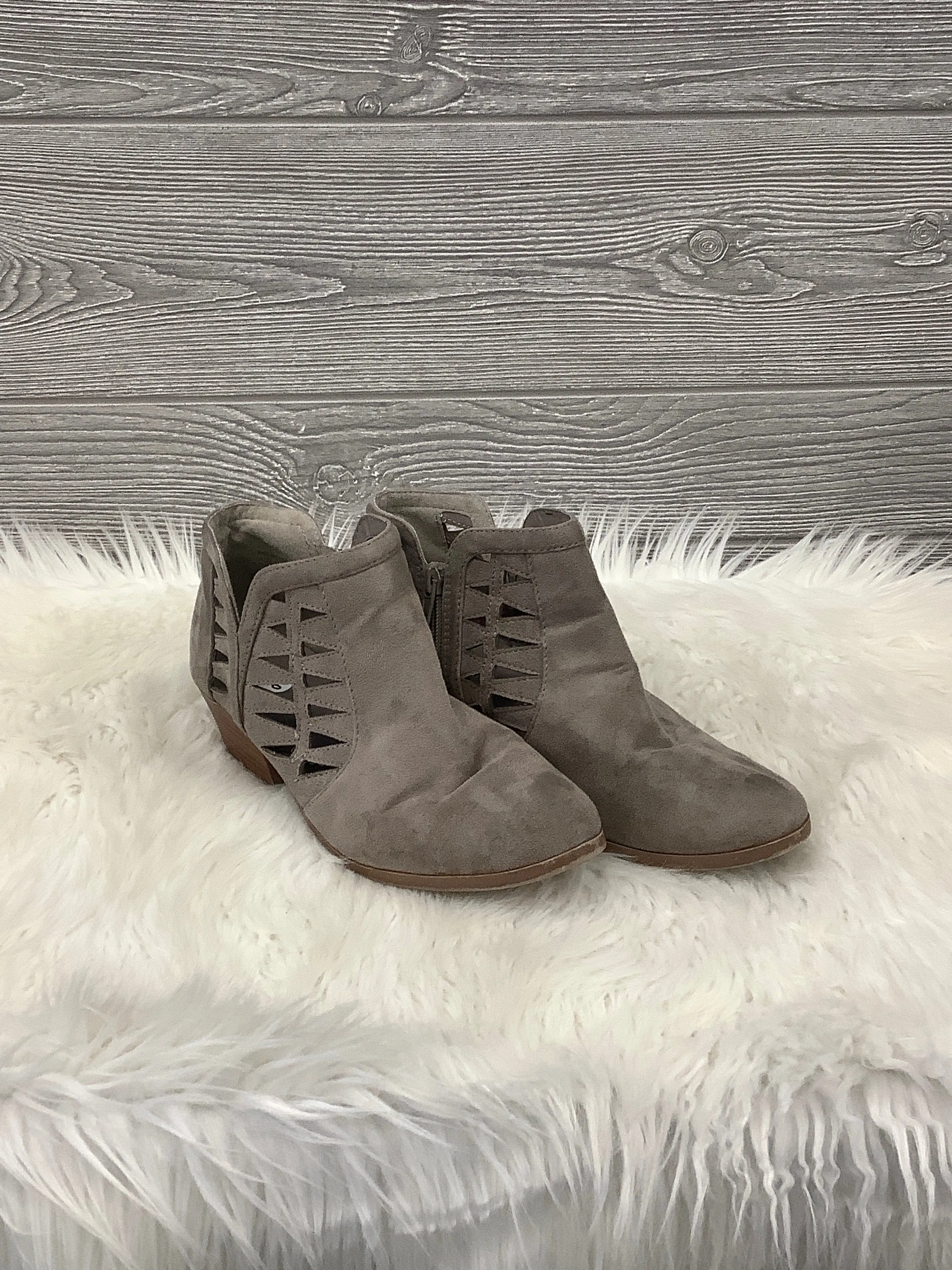 Boots Ankle Flats By Coconuts In Grey, Size: 8 Fuzzy Winter Boots