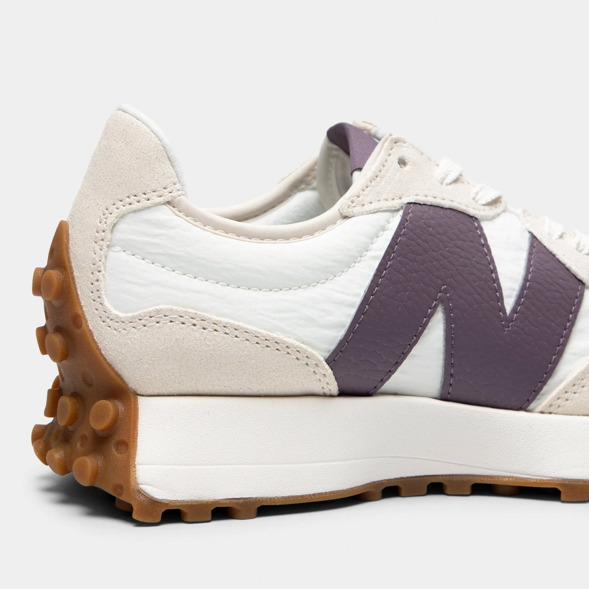 Women's New Balance 680 V8 New Balance Women's 327 Linen / Sea Salt