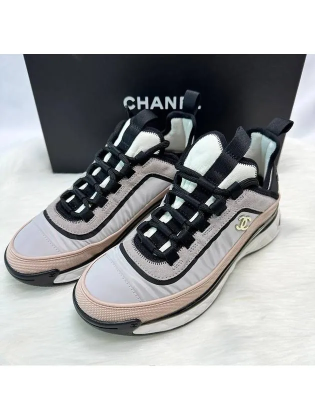 CC Logo Mixed Fiber Low Top Sneakers Light Grey Pink Chanel Veja Sneakers Velcro