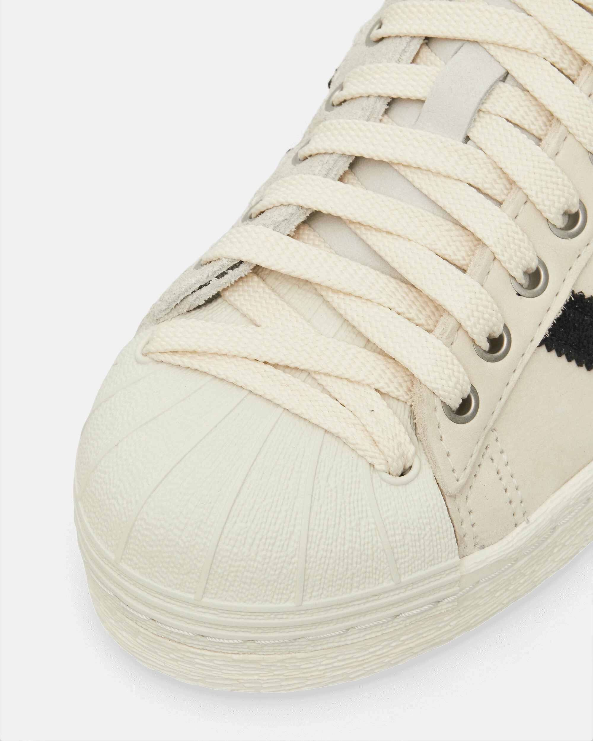 Adidas World Cup Soccer Shoes SFTM Superstar 82 Sneakers Cream White / Core Black