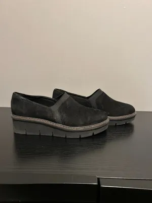 Flat Boots Shoes Shoes Flats By Clarks In Black, Size: 8