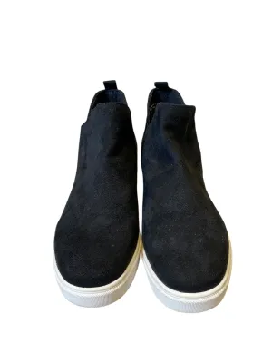 Slip On Walking Shoes For Feet Reviews Shoes Flats By Soda In Black & White, Size: 10