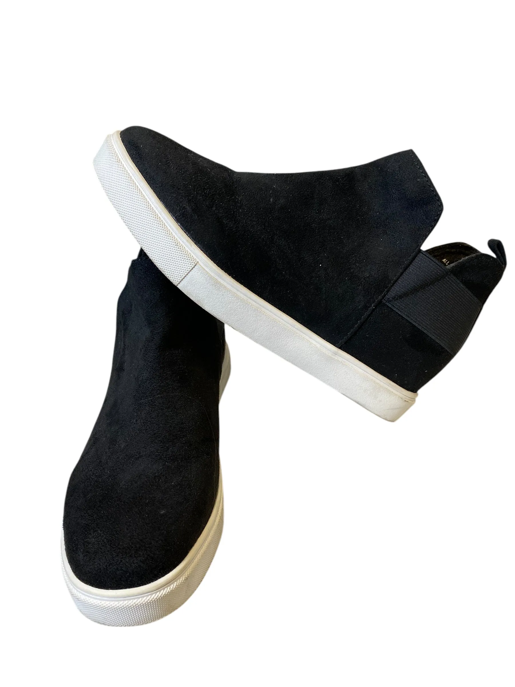 Shoes Flats By Soda In Black & White, Size: 10 In Style Flat Shoes