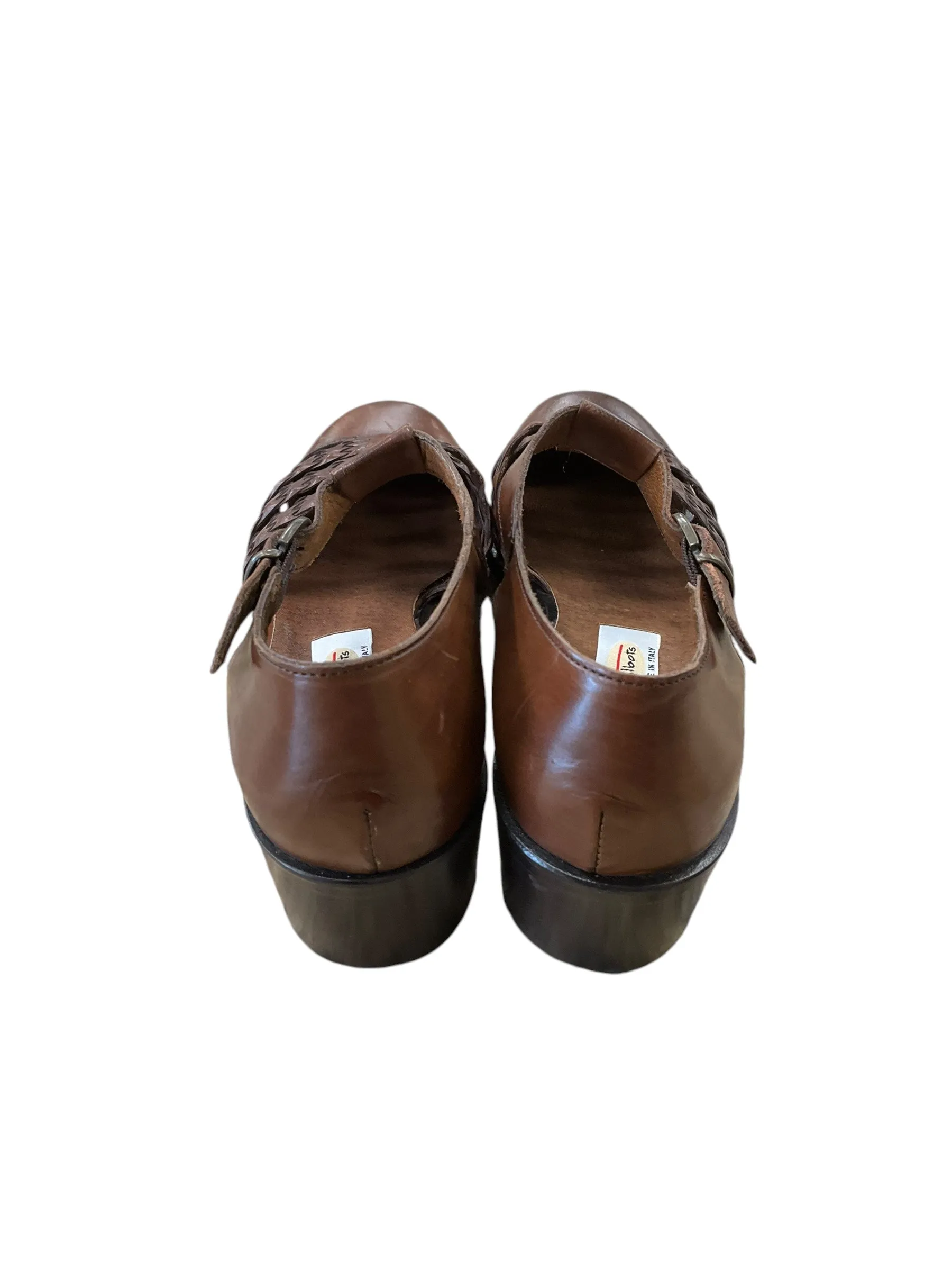 Flat Weightlifting Shoes Shoes Flats By Talbots In Brown, Size: 8