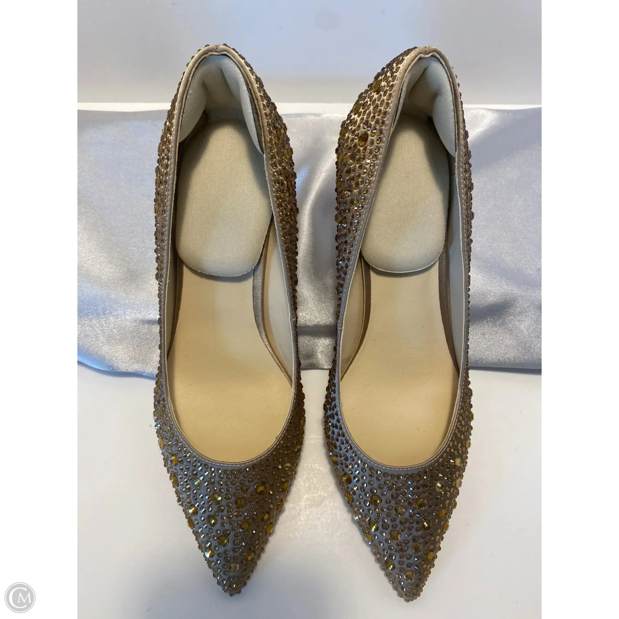 Tennis Shoes Casual Shoes Heels Kitten By Clothes Mentor In Gold, Size: 7.5