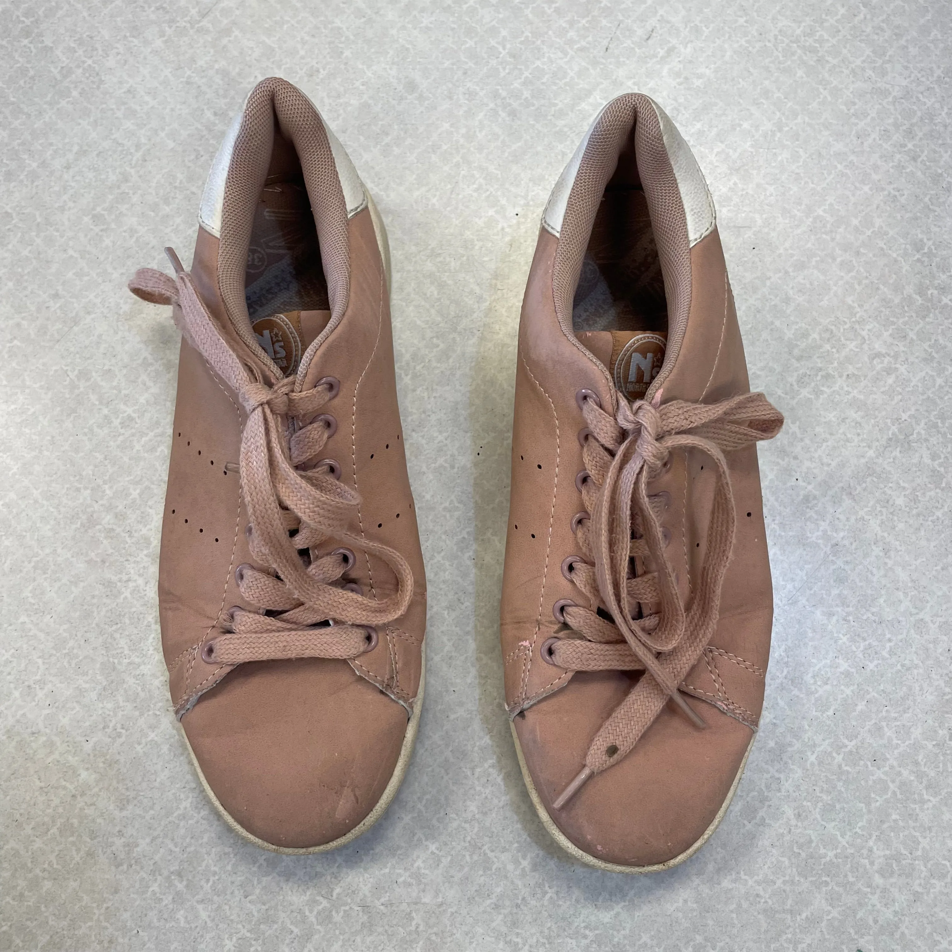 Air Max Ap Casual Shoes Shoes Sneakers By Clothes Mentor In Pink, Size: 7