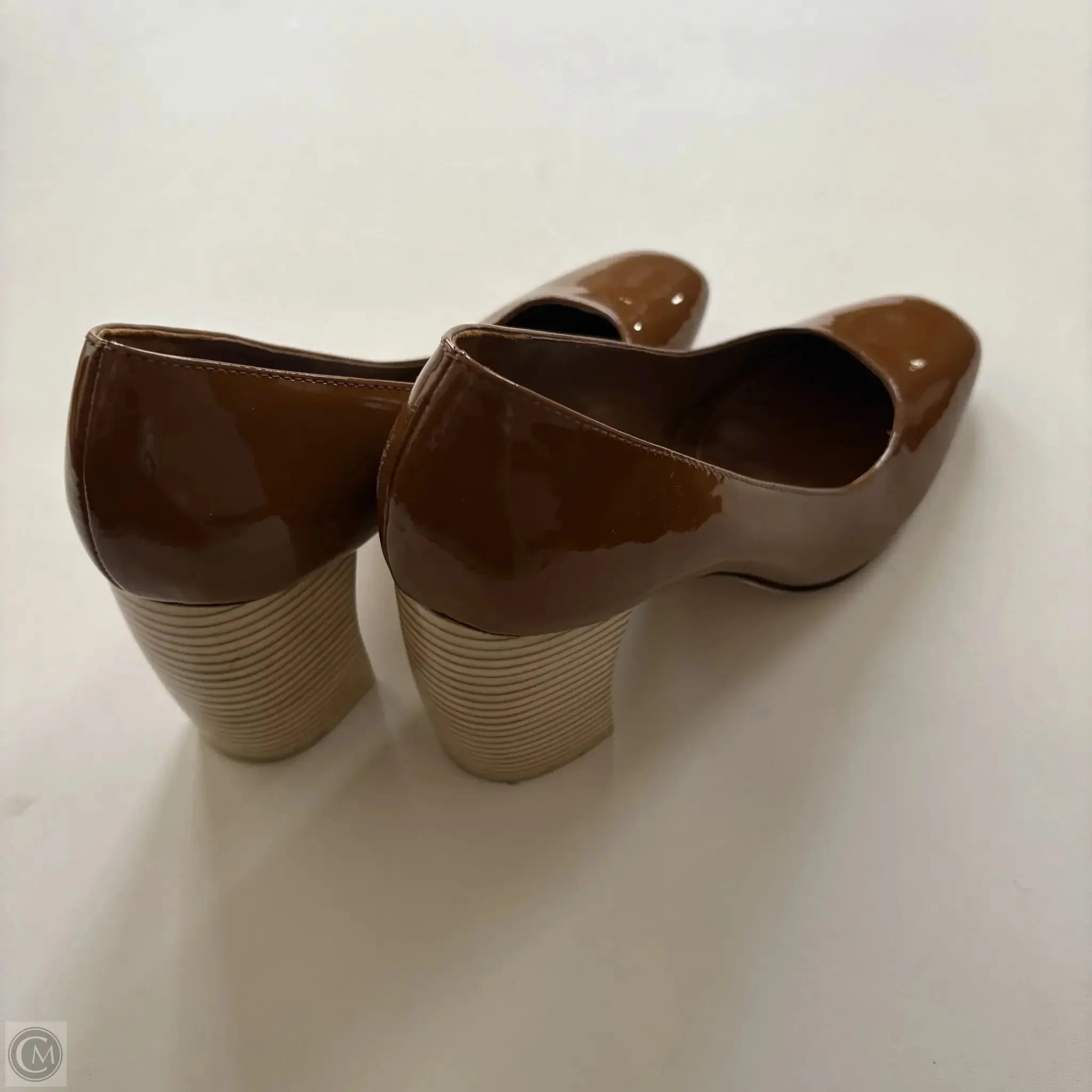 Casual Desire Shoes Shoes Designer By Tory Burch In Gold, Size: 9.5