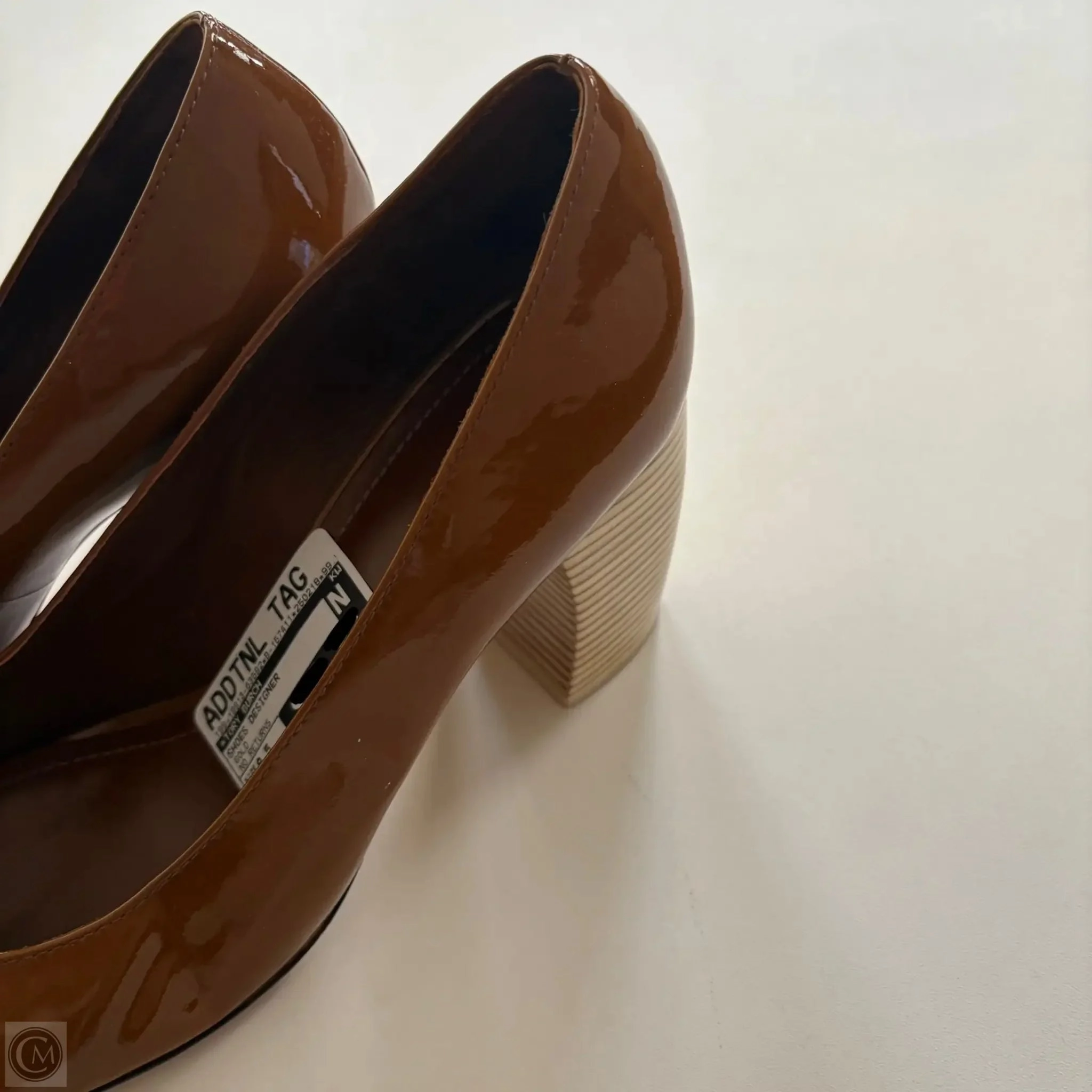 Shoes Designer By Tory Burch In Gold, Size: 9.5 Walking Shoes Business Casual