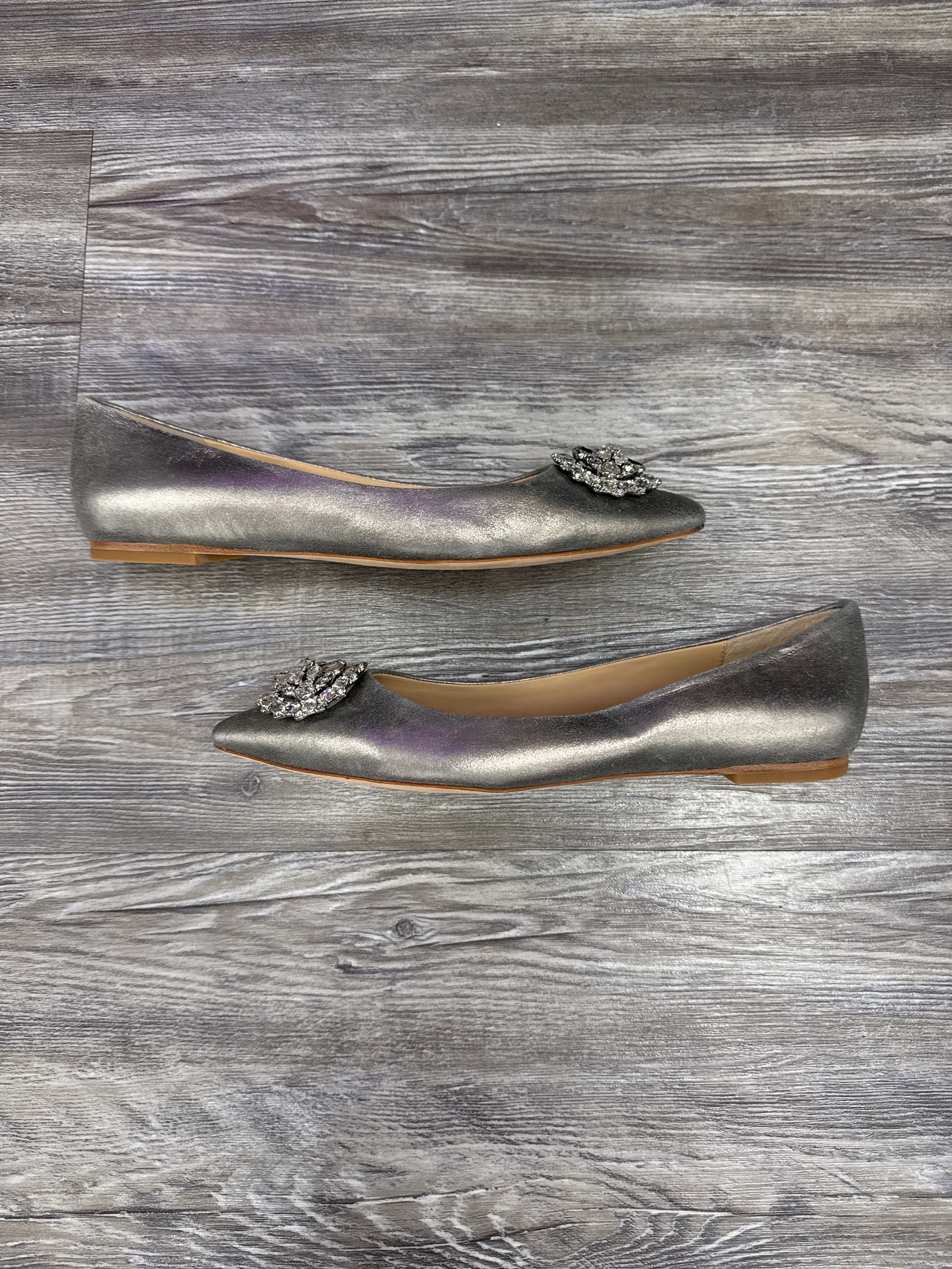 Strappy Flat Shoes Shoes Flats By Badgley Mischka In Silver, Size: 7.5