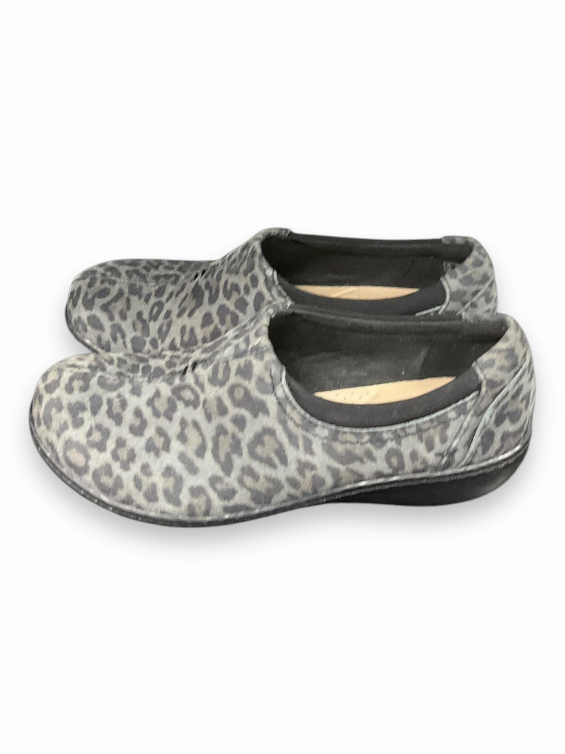 Shoes Flats By Clarks In Animal Print, Size: 7 Ankle Strap Flats Shoes