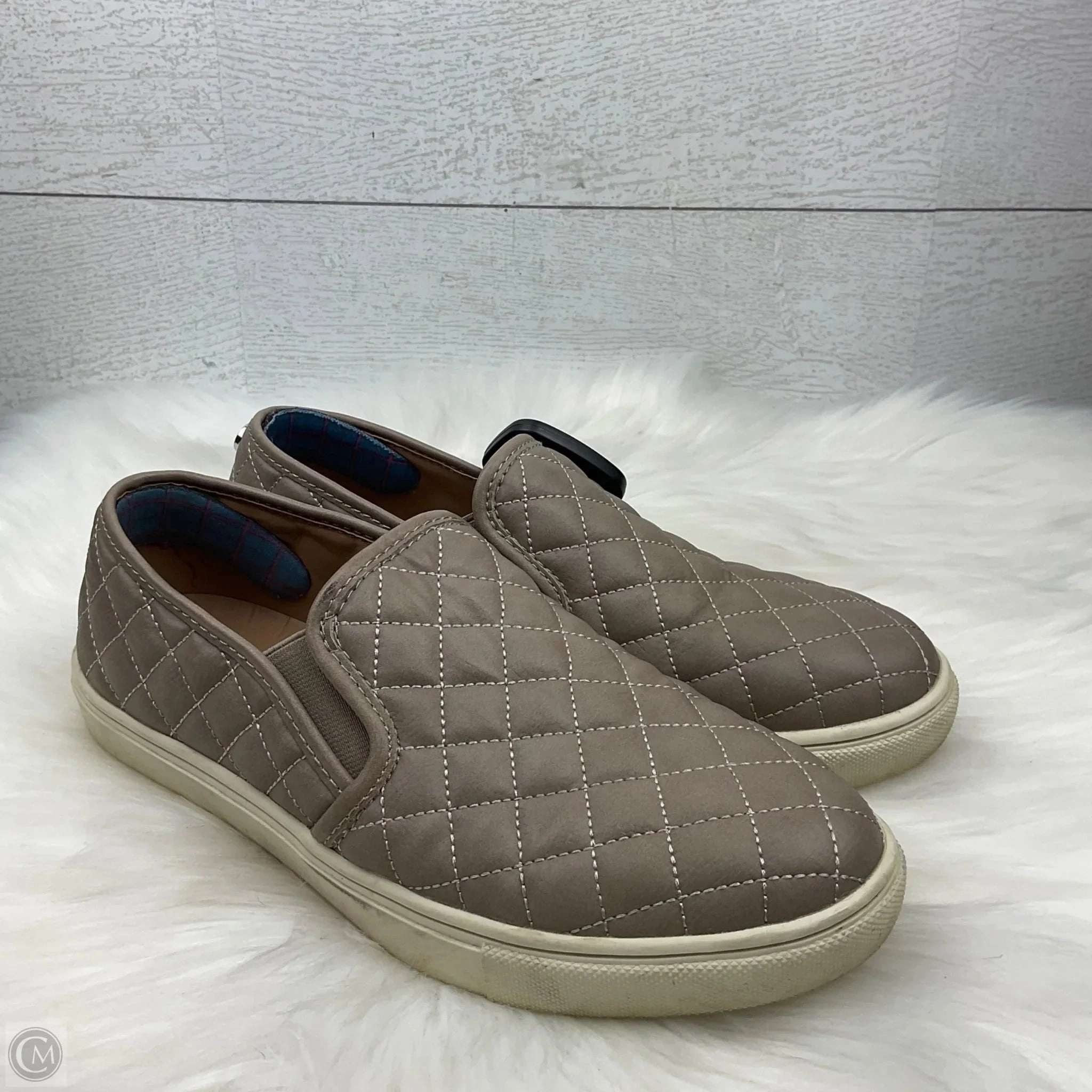 Silver Dress Flat Shoes Shoes Flats By Steve Madden In Cream, Size: 8.5