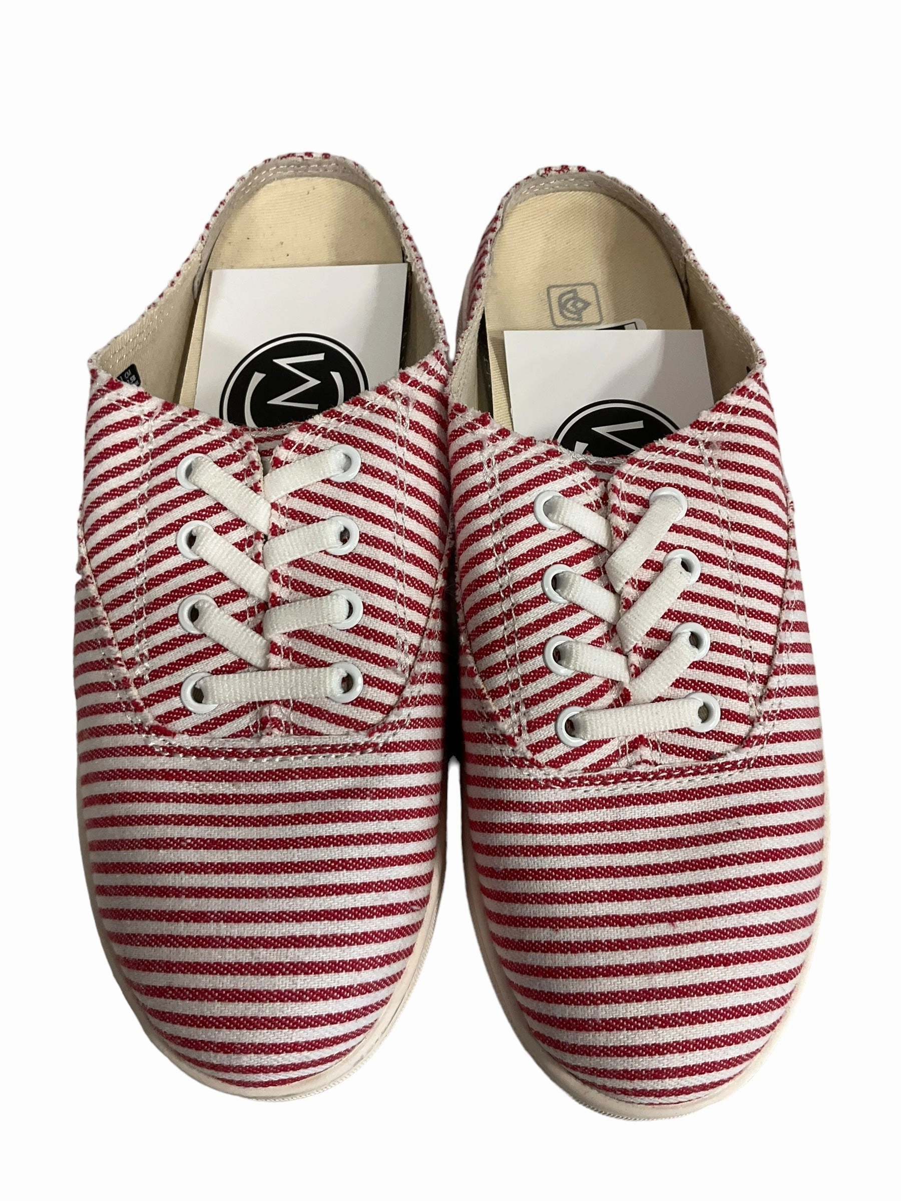 Casual Shoes For Khakis Shoes Sneakers By Clothes Mentor In Red & White, Size: 6.5