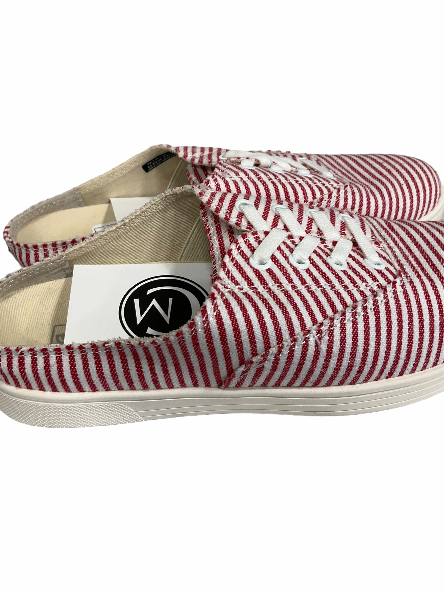 Shoes Sneakers By Clothes Mentor In Red & White, Size: 6.5 Casual Suede Derby Shoes