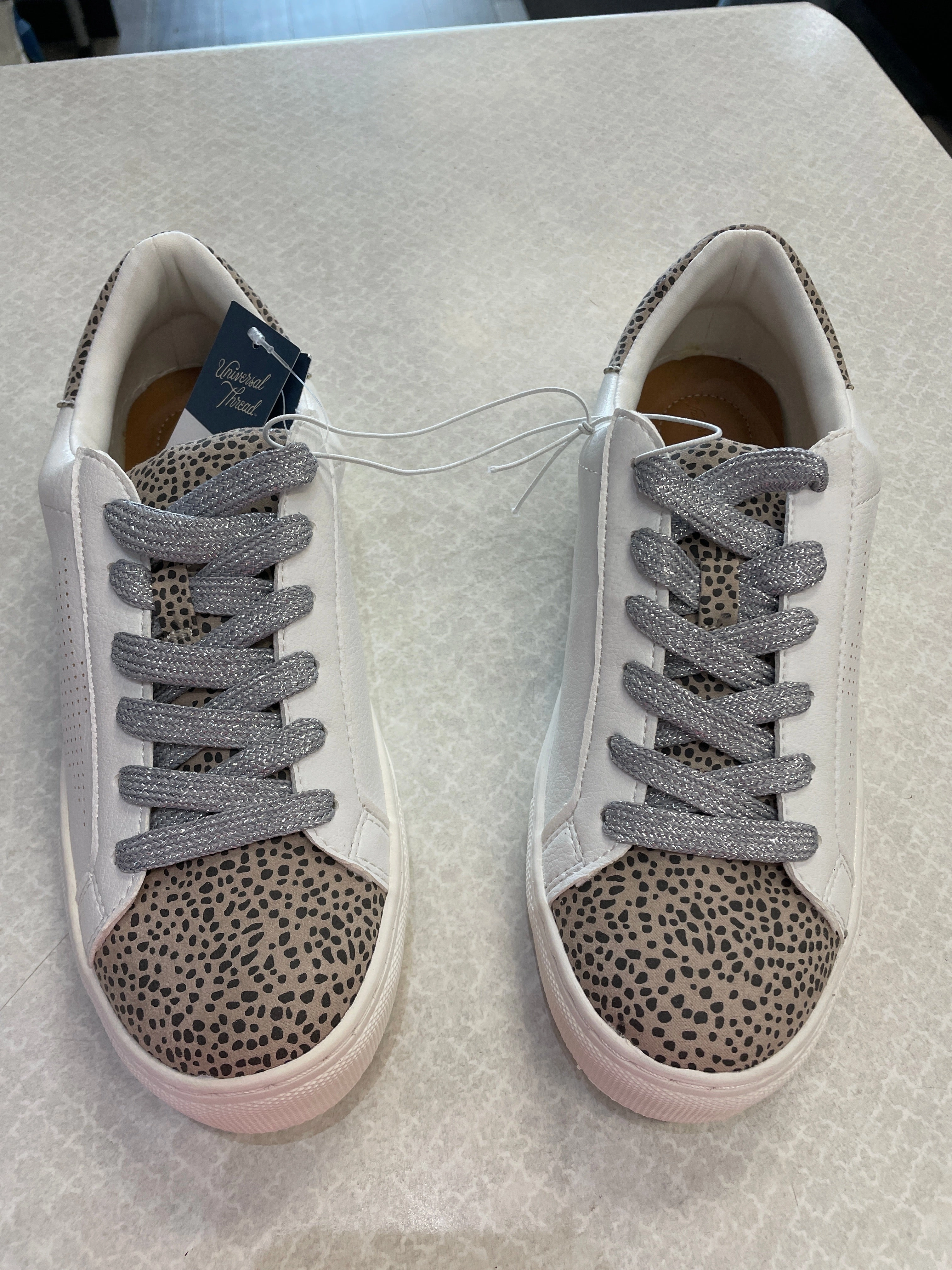 Shoes Sneakers By Universal Thread In White, Size: 8.5 Gazelle Casual Shoes